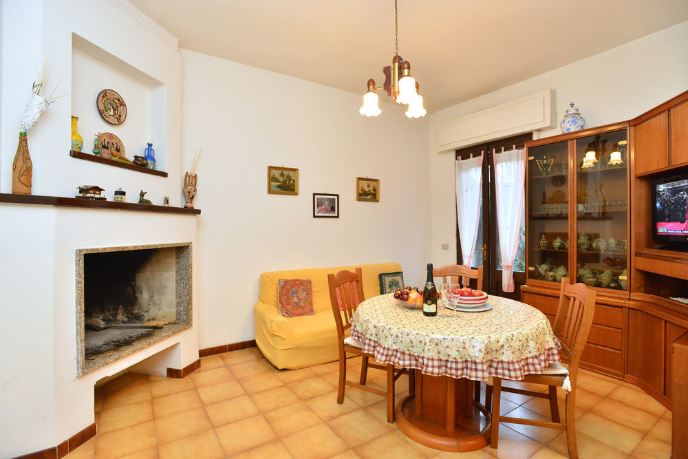 Izzhome Cozy Sunflowers Pula Exterior photo